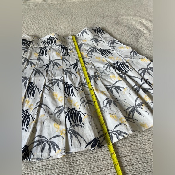 Floral Patterned Women's Skirt pleated Burberry golf USA 6 - Picture 3 of 9